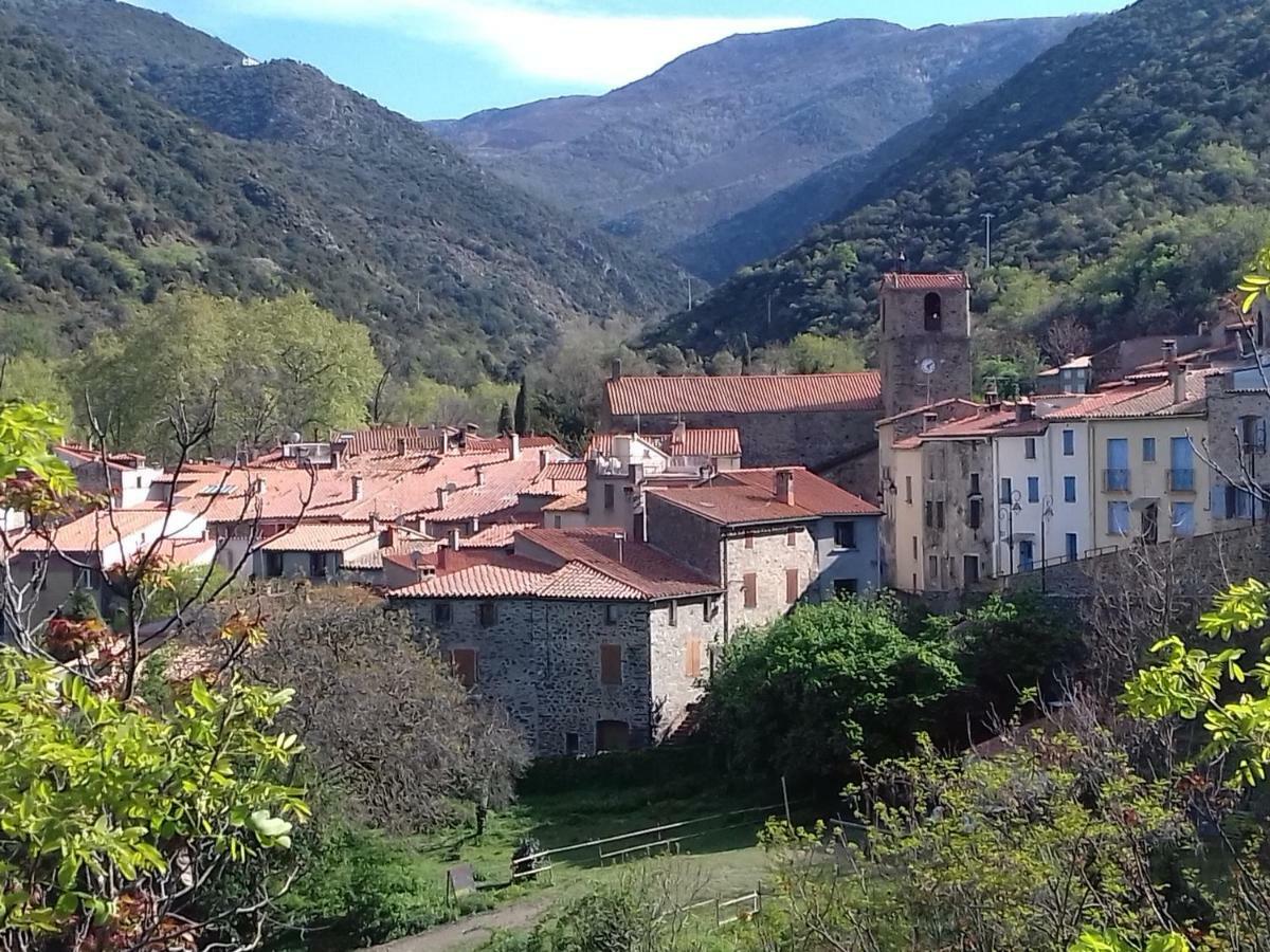Studio Du Clocher Rigarda Exterior foto